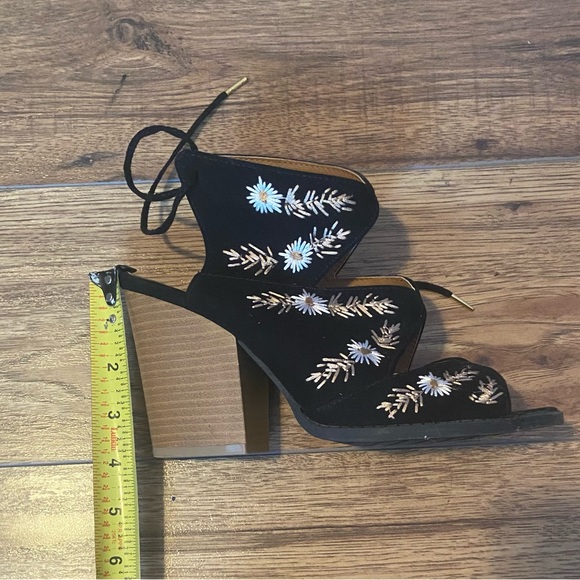 Chunky black heels - Picture 3 of 4